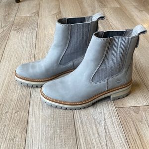 WOMEN'S COURMAYEUR VALLEY CHELSEA BOOTS, worn maybe 3 times